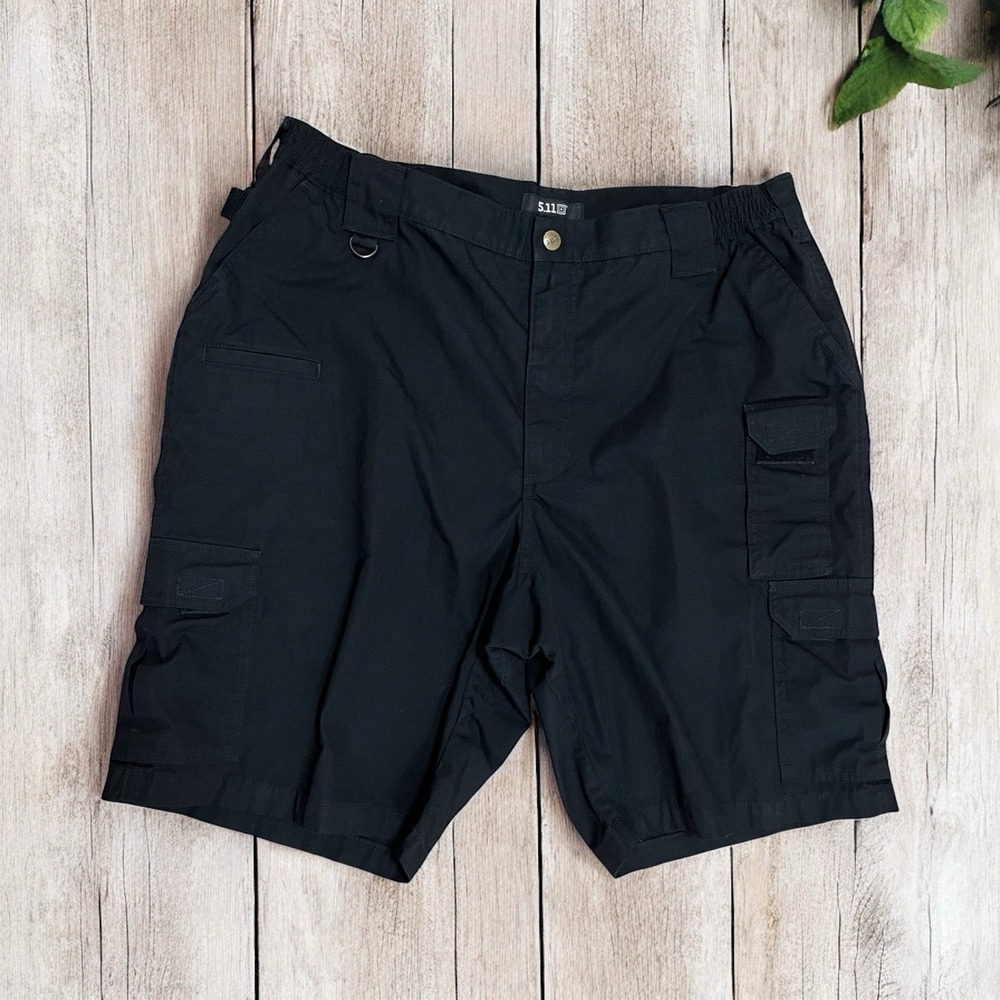 5.11 Tactical Black Shorts Size 40 Workwear Solid Utility Cargo w/pockets EUC